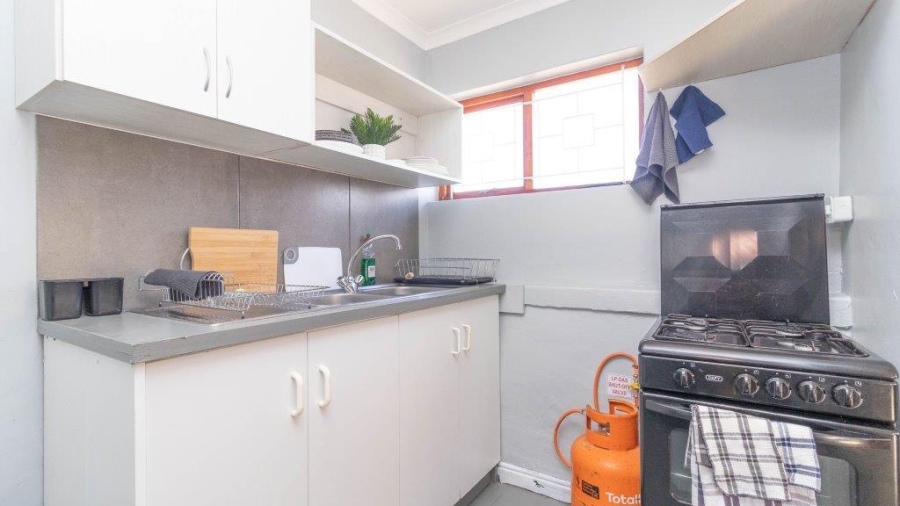 7 Bedroom Property for Sale in Westcliff Western Cape